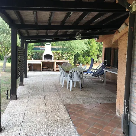 Anna By Elba Holidays Apartment